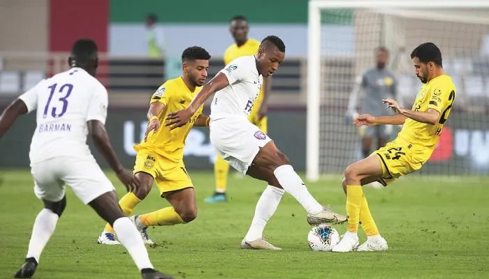 مباراة العين والوصل في قمة دوري أدنوك الإماراتي
