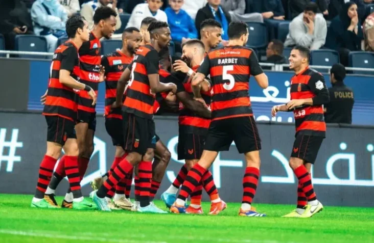 الرياض يستقبل الأخدود في مباراة النجاة بدوري روشن السعودي