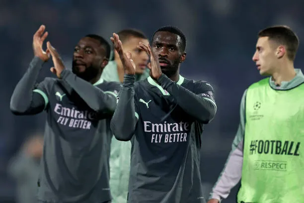 توموري لاعب ميلان