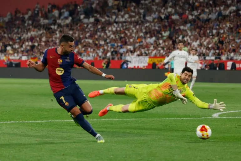 فيران توريس لحظة تسجيل التعادل في مباراة برشلونة ضد ريال مدريد 3-2 في كلاسيكو نهائي كأس ملك إسبانيا