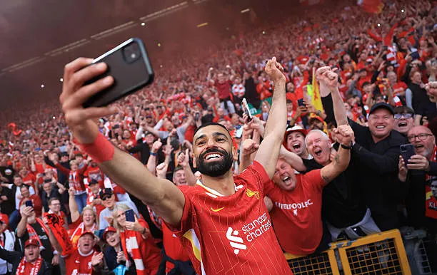 فرحة محمد صلاح بهدفه ضد توتنهام في جولة حسم الدوري رسميا لصالح نادي ليفربول