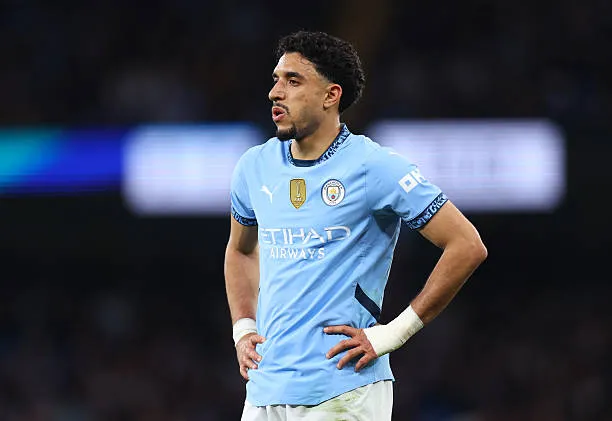عمر مرموش لاعب مانشستر سيتي الذي سيواجه نوتنغهام فورست اليوم في نصف نهائي كأس الإتحاد الإنجليزي